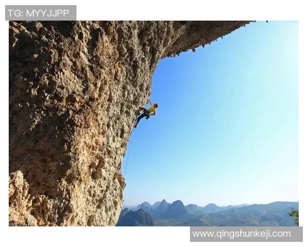 南京攀岩队区域防守策略解析与攀岩热点发展趋势探讨 南京攀岩队区域防守策略解析与攀岩热点发展趋势探讨